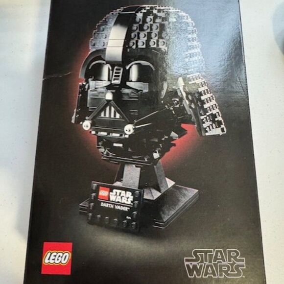 LEGO Star Wars: Darth Vader Helmet (75304) 834 Pieces Building Puzzle Dark Side - Picture 1 of 1